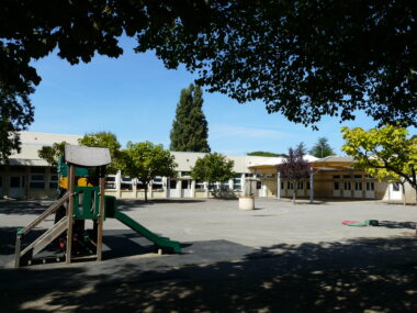 groupe scolaire portet sur garonne cour scaled